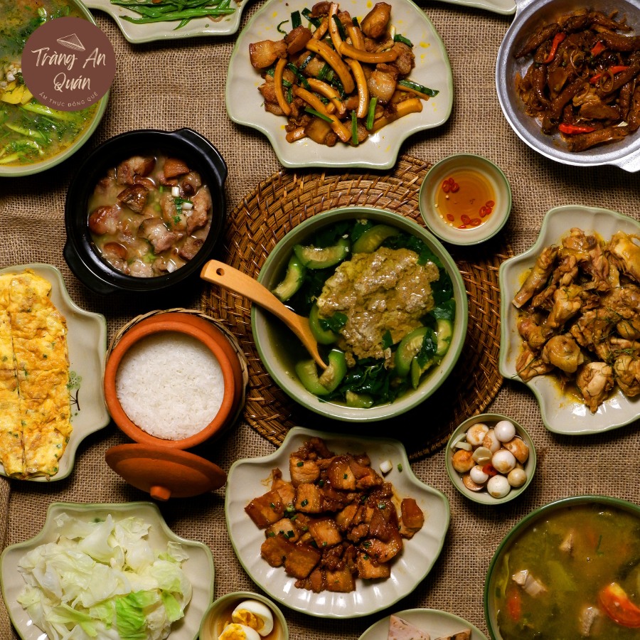 bua-com-gia-dinh-quan-7-ngon-trang-an-quan